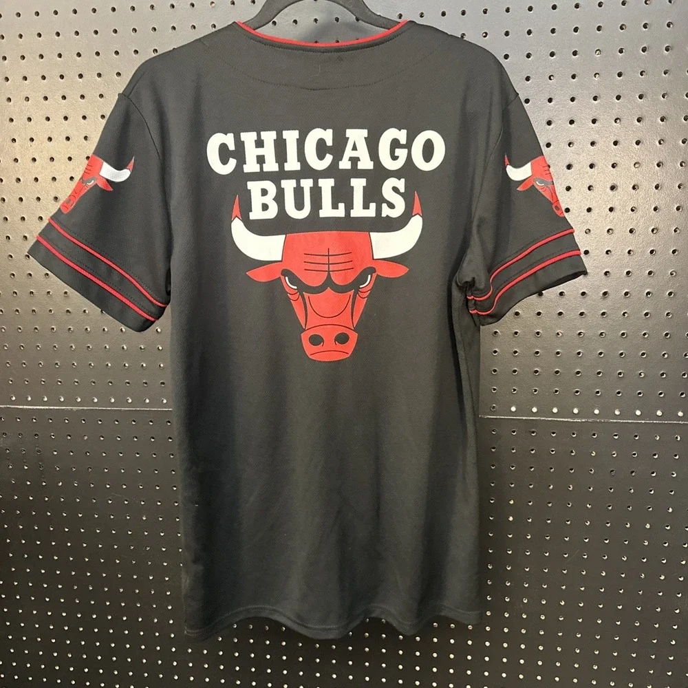 Chicago‎ Bulls Ultra Game Basketball Baseball Button Up Jersey Mens SZ SM Black